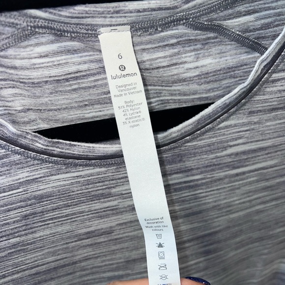 Lululemon T-Shirt - Picture 3 of 4